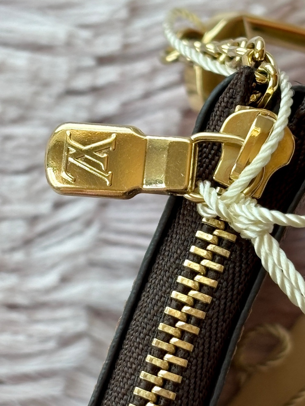 NWT Louis Vuitton Damier Ebene Key Pouch - Picture 8 of 11